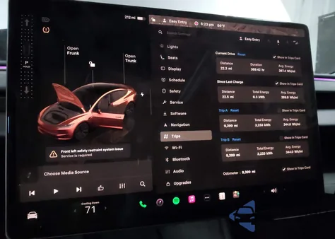 2025 Tesla Model 3 Long Range All-Wheel Drive z USA, uszkodzony, nr VIN 5YJ3E1EB3SF969391